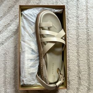 New Alohas sandal in ivory - size 10